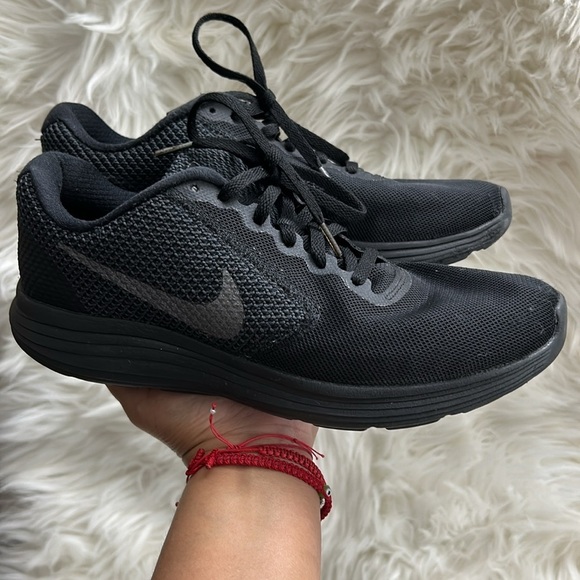 Nike Women's Revolution 3 Black Running Shoes, Size 8 - Picture 1 of 10